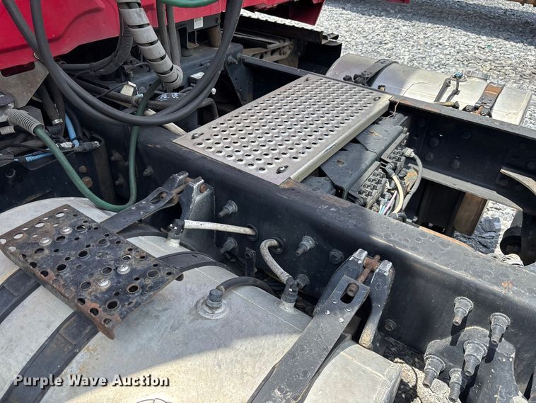 image for item YA3405 2020 International LT625 semi truck