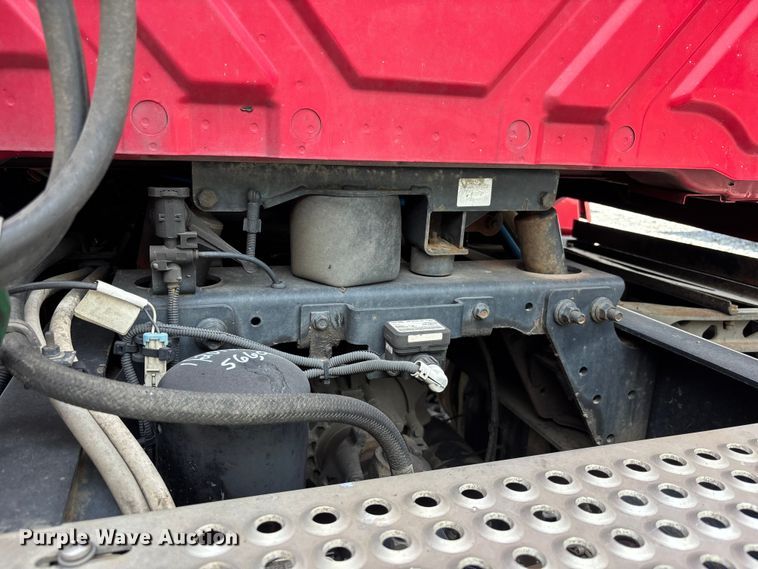 image for item YA3405 2020 International LT625 semi truck
