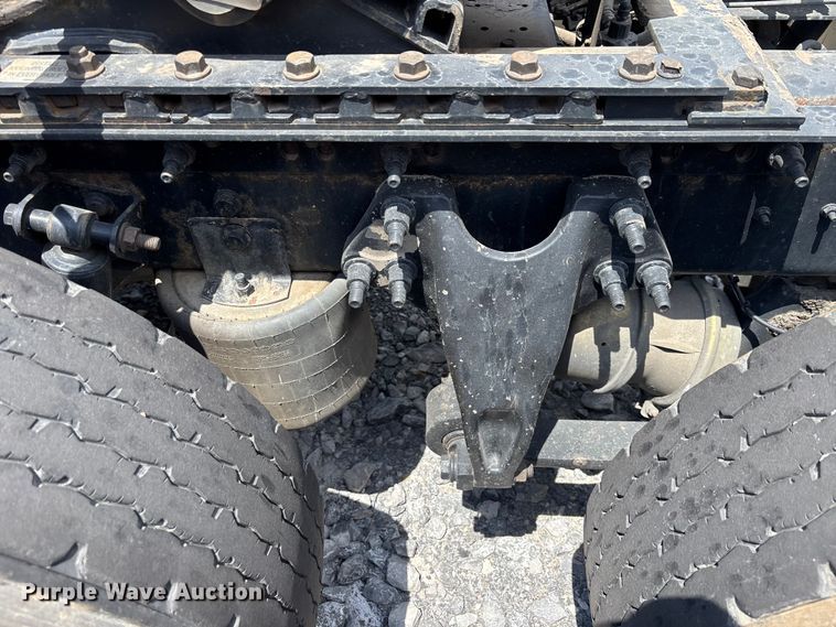 image for item YA3405 2020 International LT625 semi truck