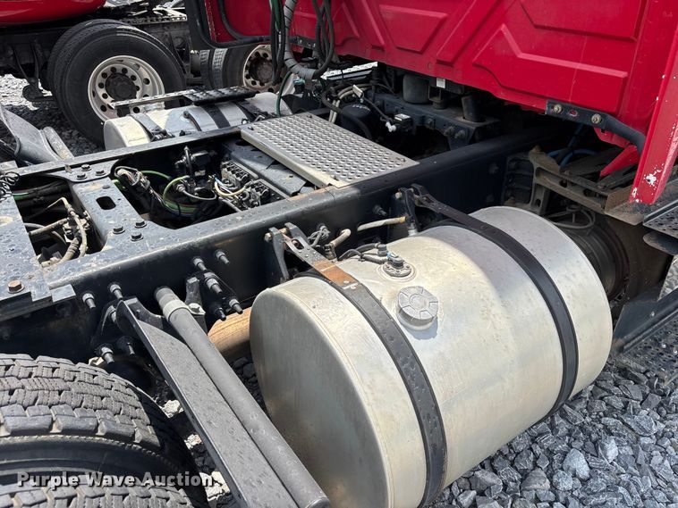 image for item YA3405 2020 International LT625 semi truck
