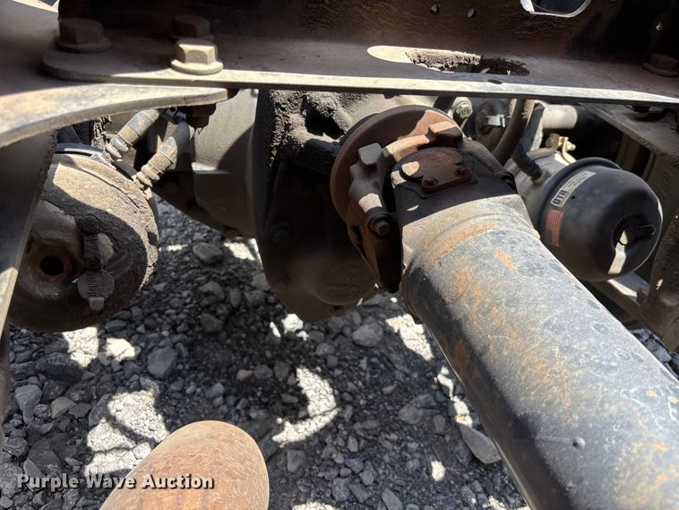 image for item YA3405 2020 International LT625 semi truck