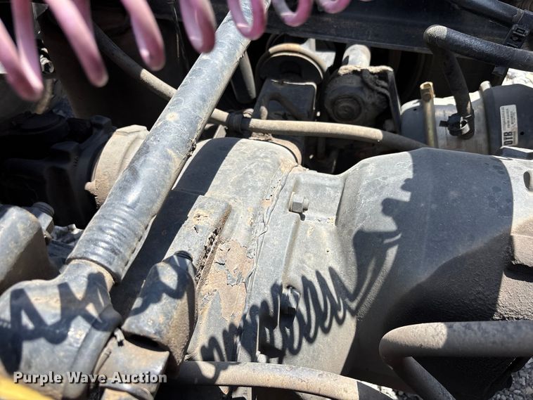 image for item YA3405 2020 International LT625 semi truck