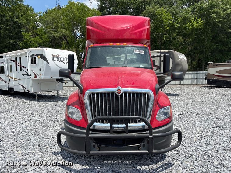 image for item YA3405 2020 International LT625 semi truck