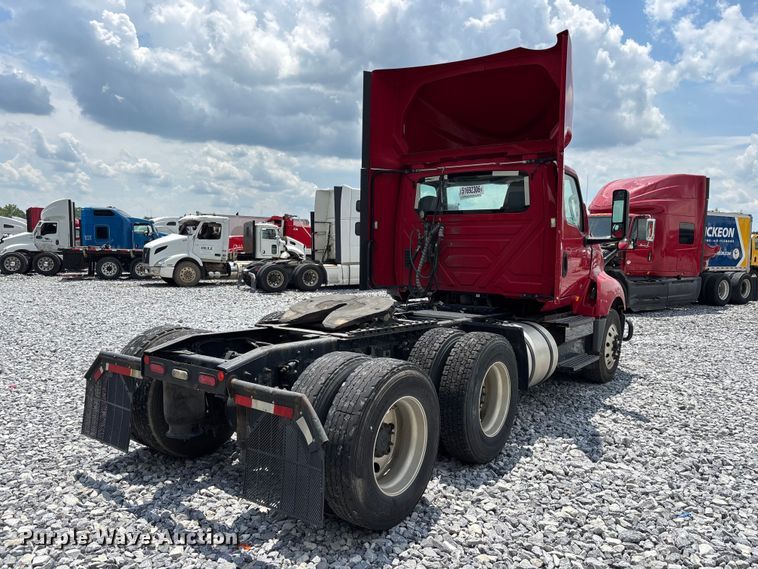 image for item YA3405 2020 International LT625 semi truck