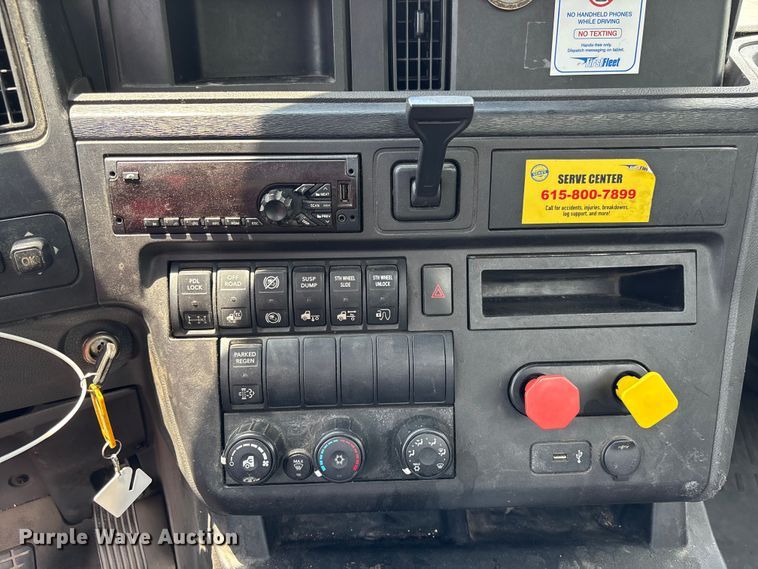 image for item YA3405 2020 International LT625 semi truck