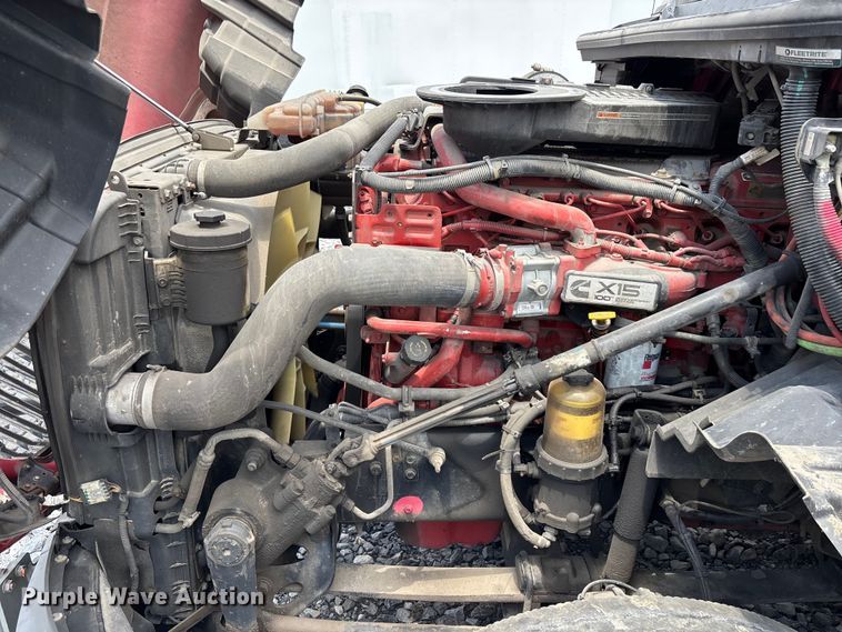 image for item YA3405 2020 International LT625 semi truck