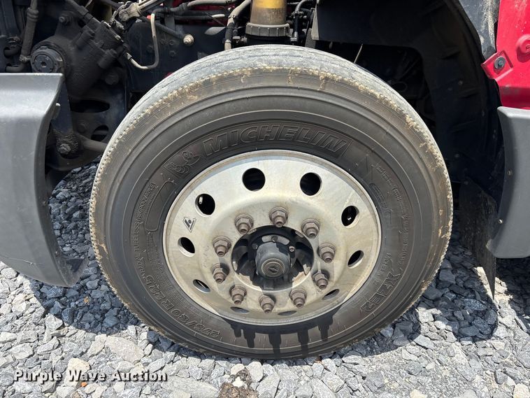image for item YA3405 2020 International LT625 semi truck