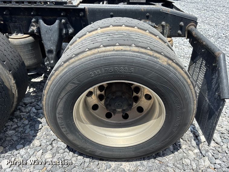 image for item YA3405 2020 International LT625 semi truck