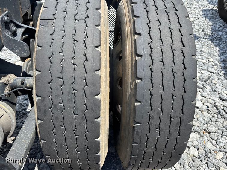 image for item YA3405 2020 International LT625 semi truck