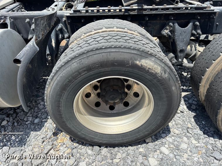 image for item YA3405 2020 International LT625 semi truck