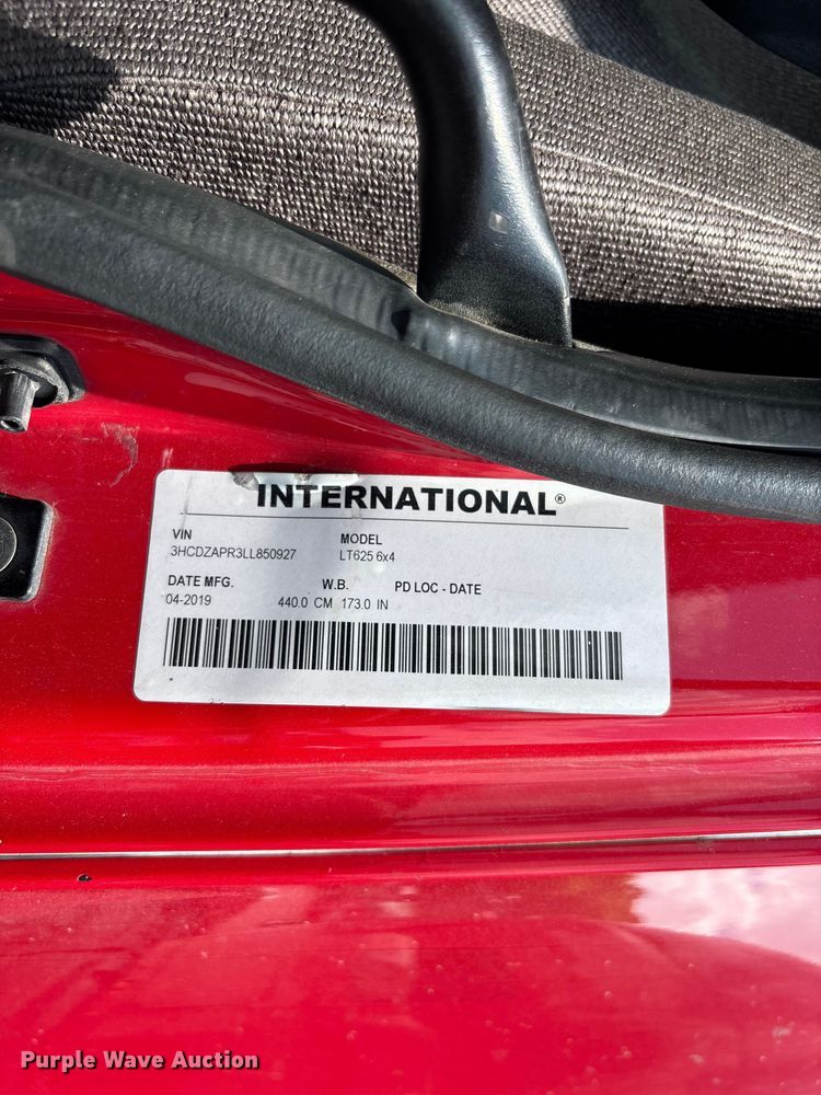 image for item YA3405 2020 International LT625 semi truck