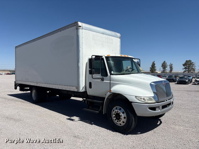 image for item YA3419 2019 International 4300 box truck