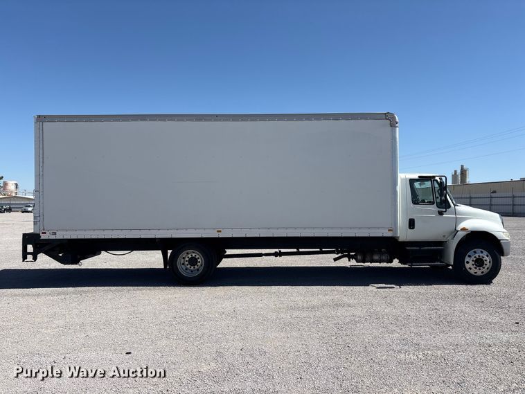 image for item YA3419 2019 International 4300 box truck