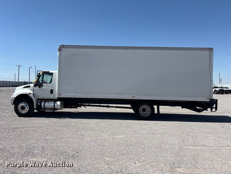 image for item YA3419 2019 International 4300 box truck