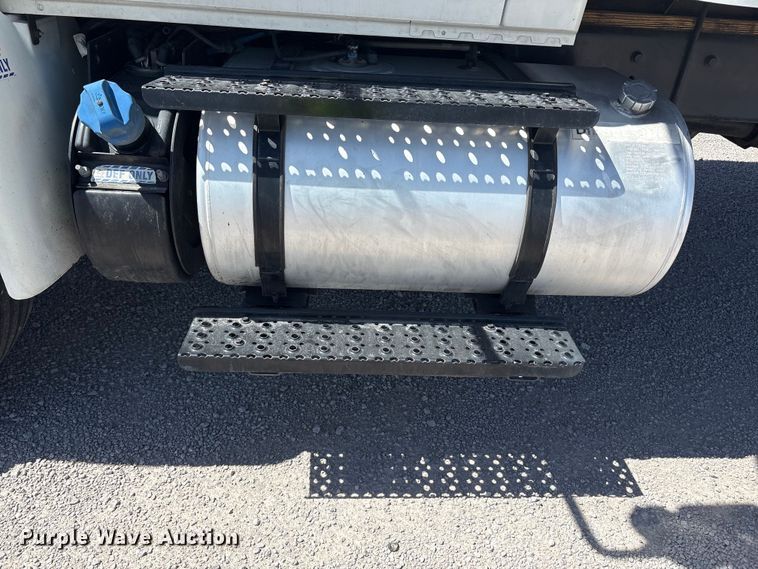 image for item YA3419 2019 International 4300 box truck