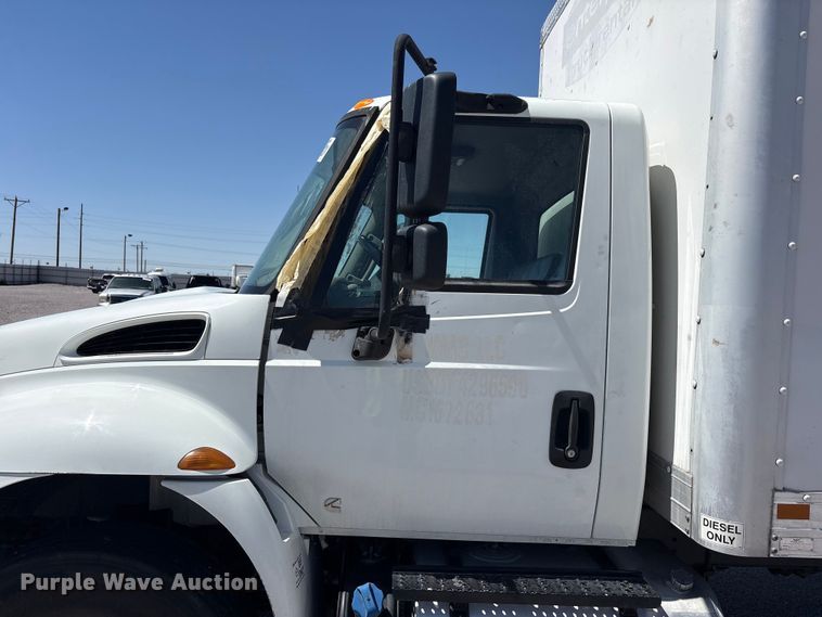 image for item YA3419 2019 International 4300 box truck