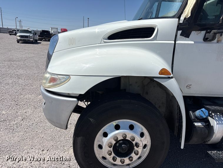 image for item YA3419 2019 International 4300 box truck