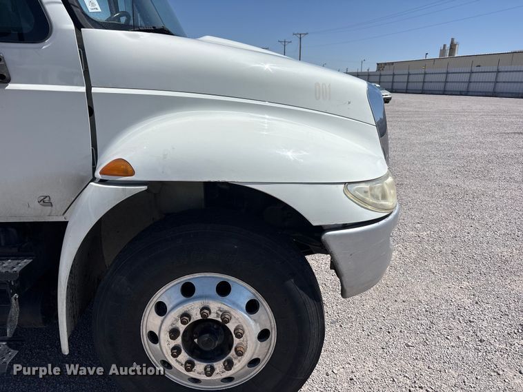 image for item YA3419 2019 International 4300 box truck