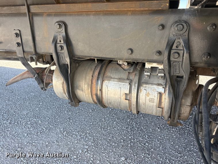 image for item YA3419 2019 International 4300 box truck