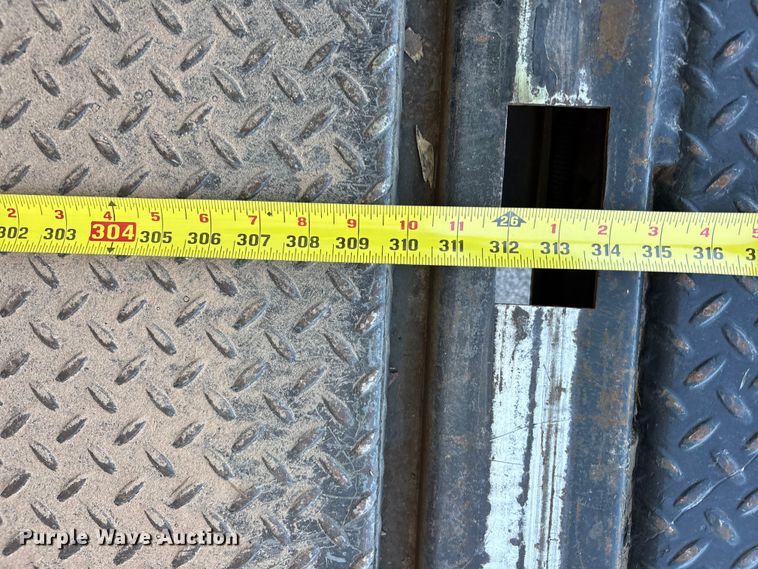image for item YA3419 2019 International 4300 box truck