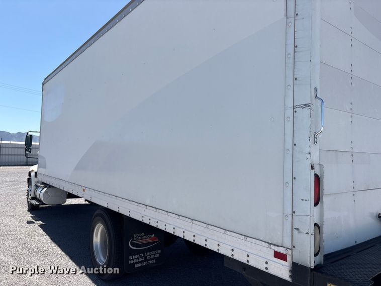 image for item YA3419 2019 International 4300 box truck
