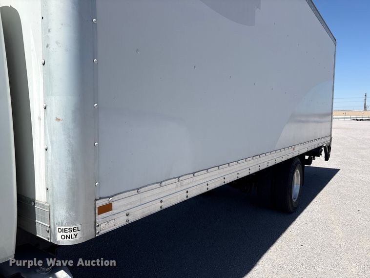 image for item YA3419 2019 International 4300 box truck