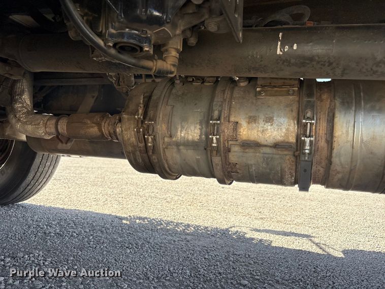 image for item YA3419 2019 International 4300 box truck