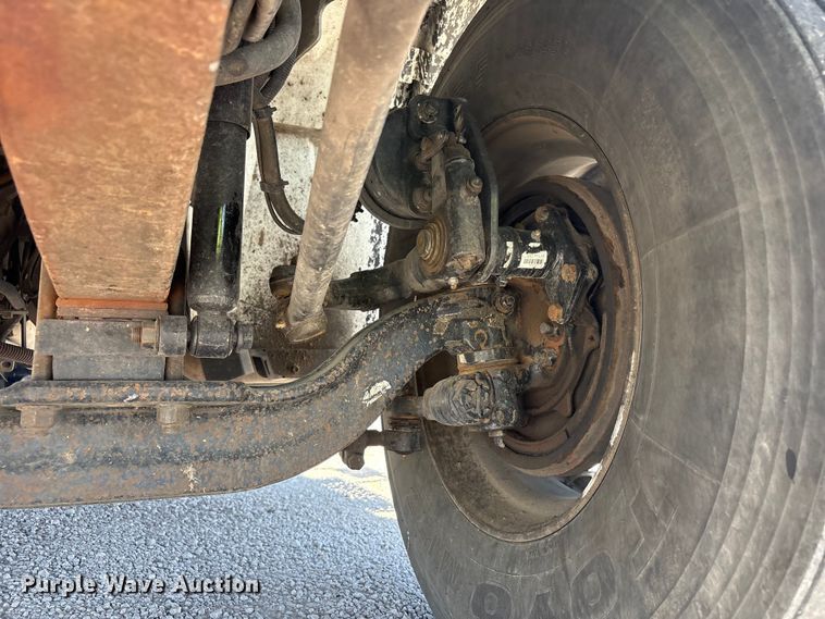 image for item YA3419 2019 International 4300 box truck