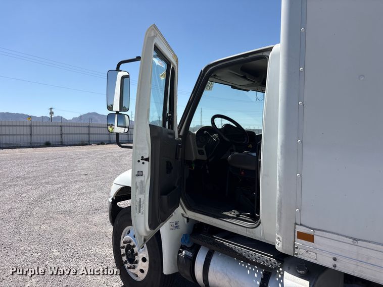 image for item YA3419 2019 International 4300 box truck