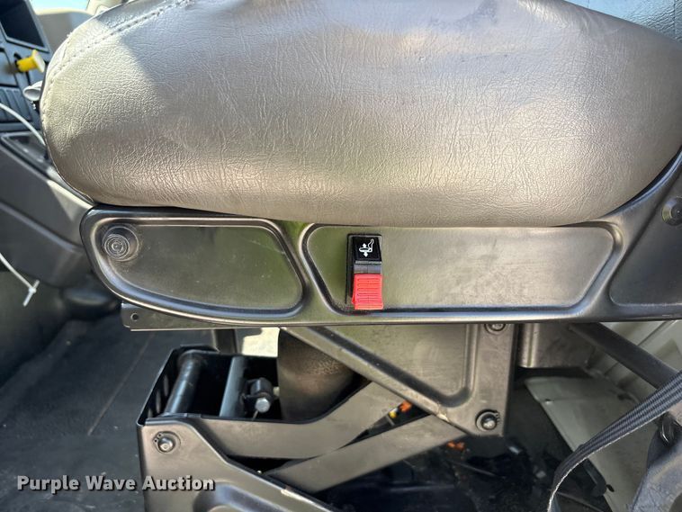 image for item YA3419 2019 International 4300 box truck