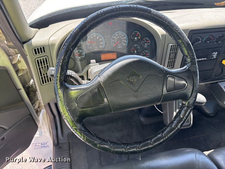 image for item YA3419 2019 International 4300 box truck