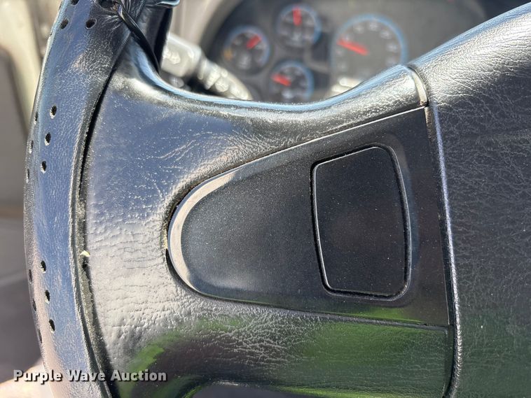 image for item YA3419 2019 International 4300 box truck