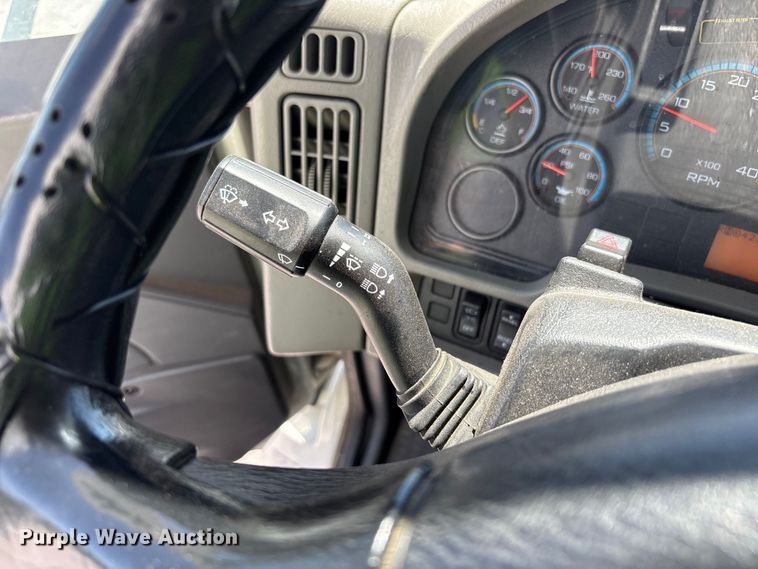 image for item YA3419 2019 International 4300 box truck