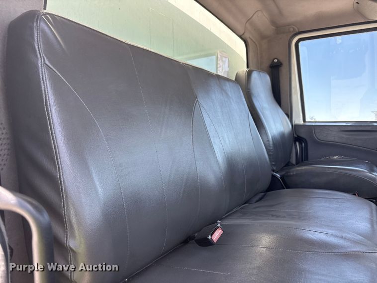 image for item YA3419 2019 International 4300 box truck