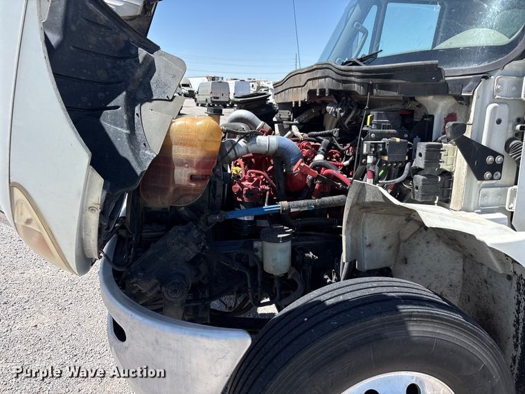 image for item YA3419 2019 International 4300 box truck