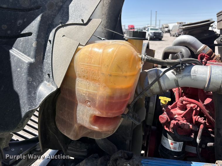 image for item YA3419 2019 International 4300 box truck
