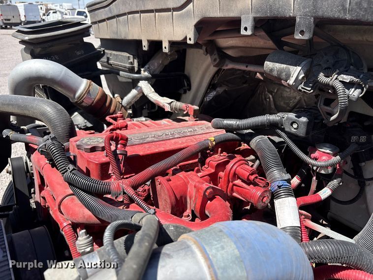 image for item YA3419 2019 International 4300 box truck