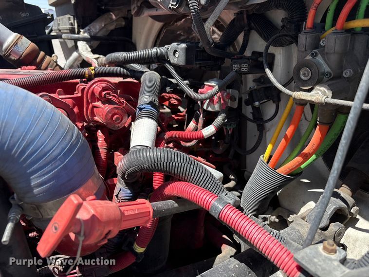 image for item YA3419 2019 International 4300 box truck