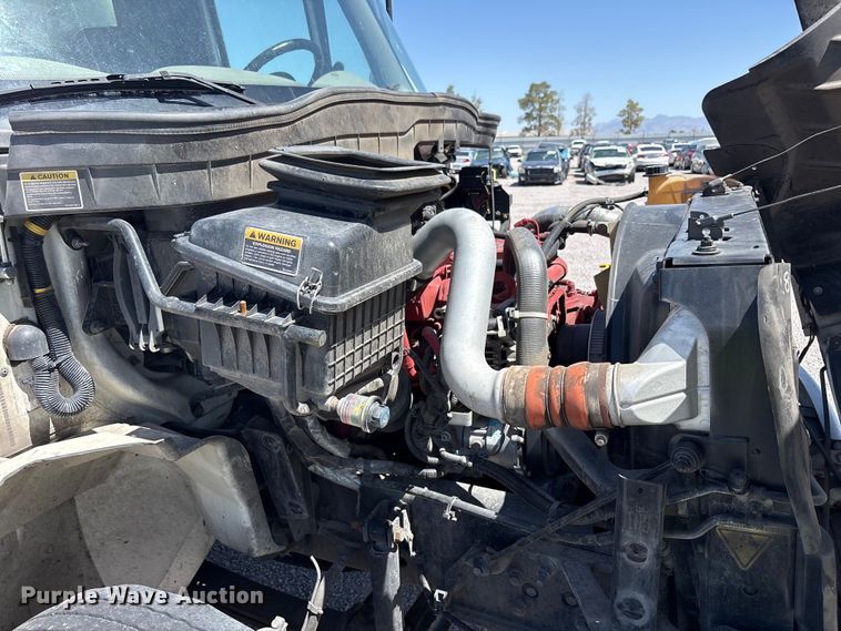 image for item YA3419 2019 International 4300 box truck