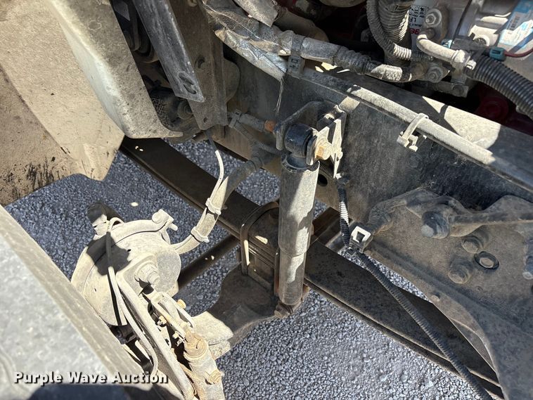 image for item YA3419 2019 International 4300 box truck