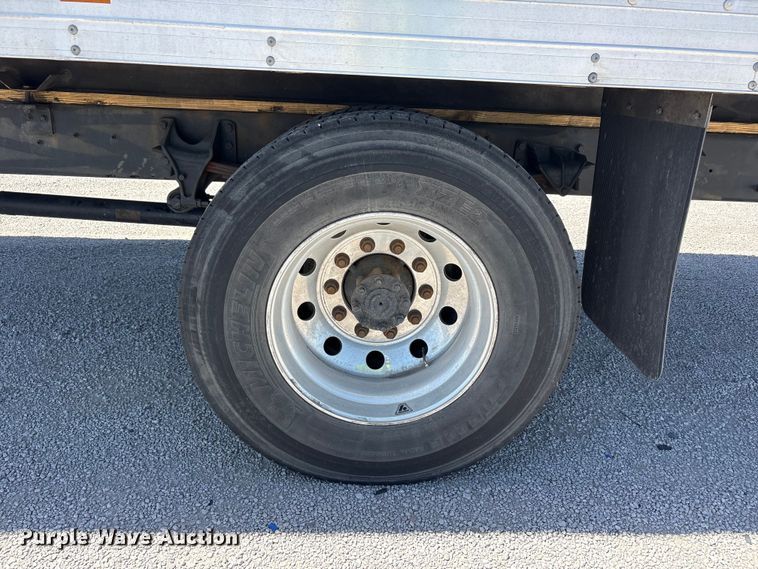 image for item YA3419 2019 International 4300 box truck