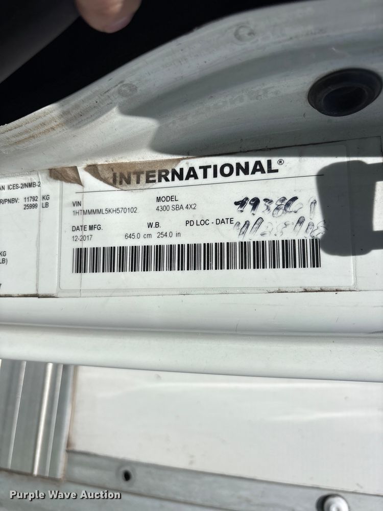 image for item YA3419 2019 International 4300 box truck