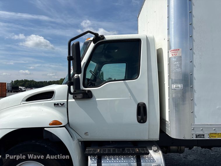 image for item YA3494 2021 International MV607 box truck