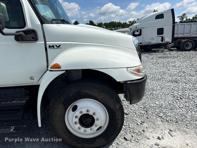 image for item YA3494 2021 International MV607 box truck