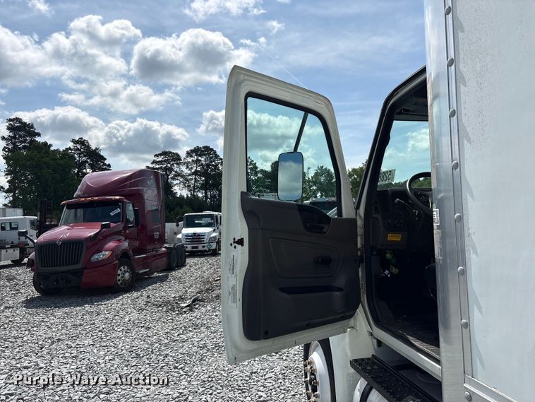 image for item YA3494 2021 International MV607 box truck