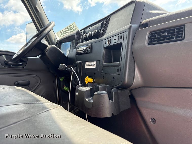 image for item YA3494 2021 International MV607 box truck