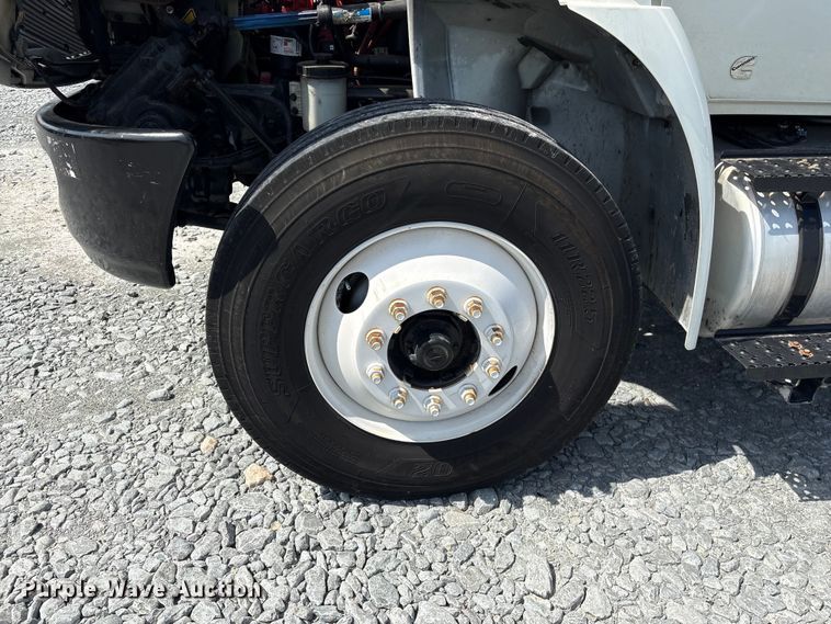 image for item YA3494 2021 International MV607 box truck
