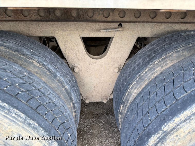 image for item YA3611 2005 Strick S753 dry van trailer