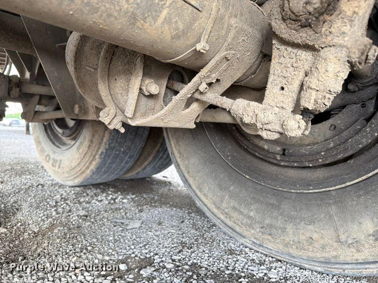 image for item YA3611 2005 Strick S753 dry van trailer