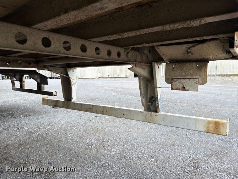 image for item YA3611 2005 Strick S753 dry van trailer